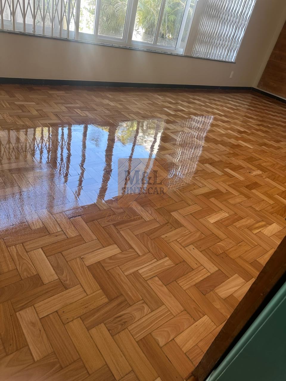 Raspagem e nivelamento de piso de madeira em BH
