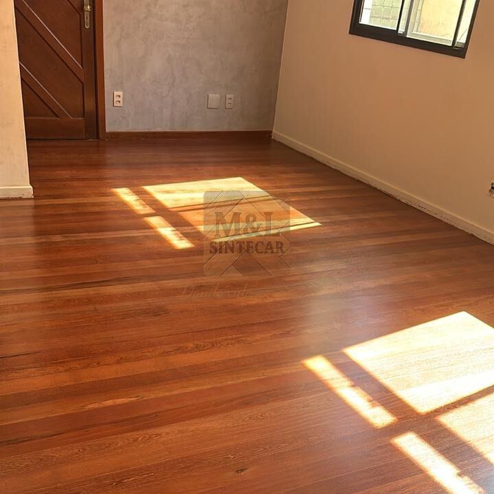 Resultado de raspagem de piso de madeira